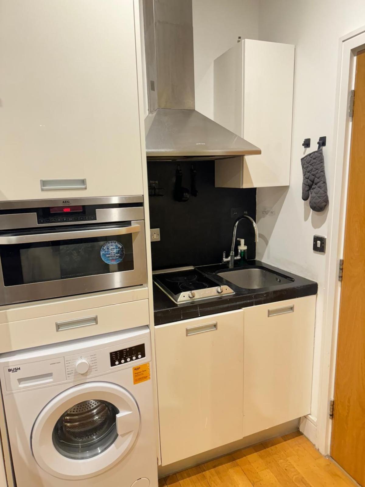 Apartamento Lovely High Street 30 Seconds From Station *